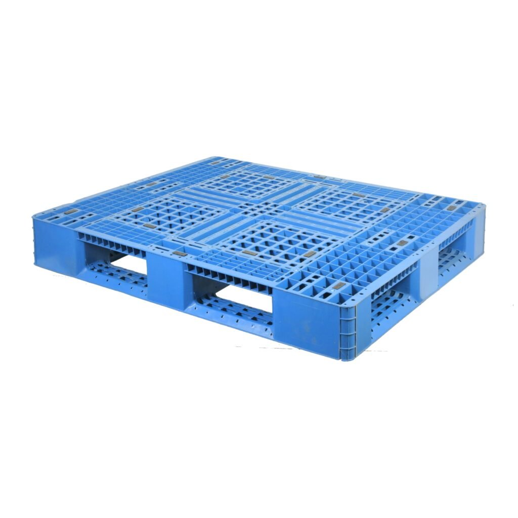 Full perimeter plastic pallet